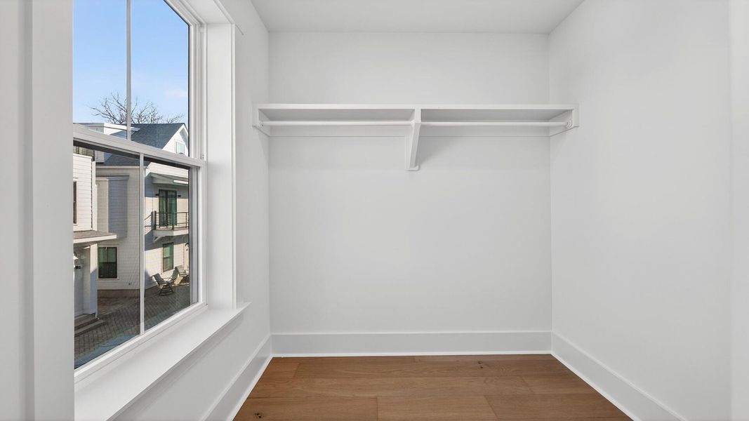 Spacious, unfurnished interior of a new home in Grants Court, Charleston (Image 14).