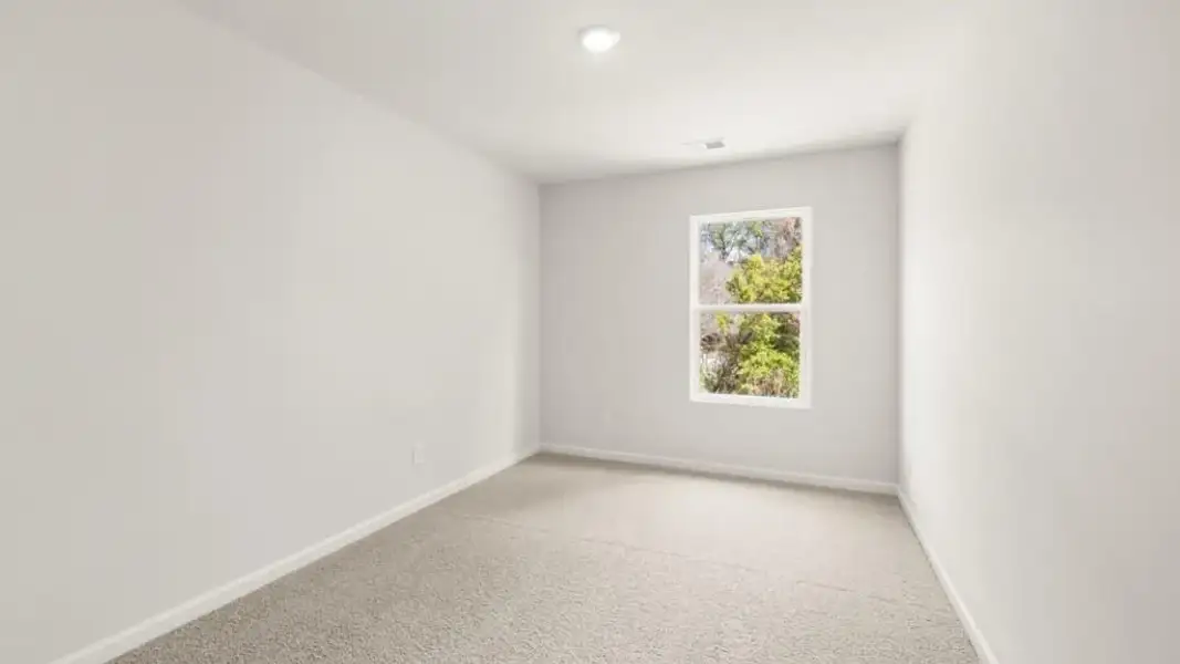 Spacious, unfurnished interior of a new home in Woodbury Park, South Fulton (Image 17).