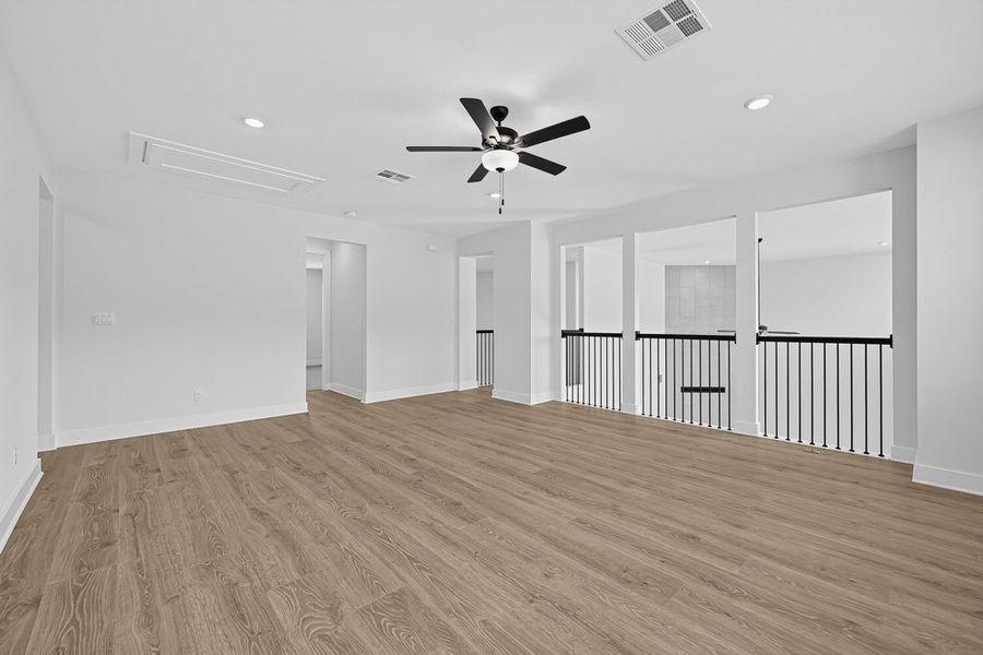 Spacious, unfurnished interior of a new home in Travisso, Leander (Image 19).