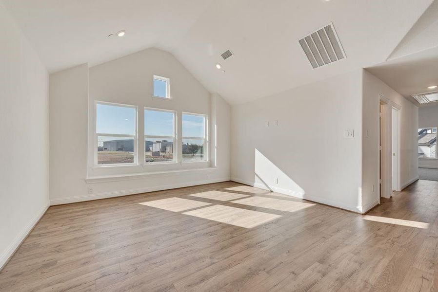 Spacious, unfurnished interior of a new home in Cedar Ridge Estates, Grand Prairie (Image 18). Spacious, unfurnished interior of a new home in Cedar Ridge Estates, Grand Prairie (Image 18).