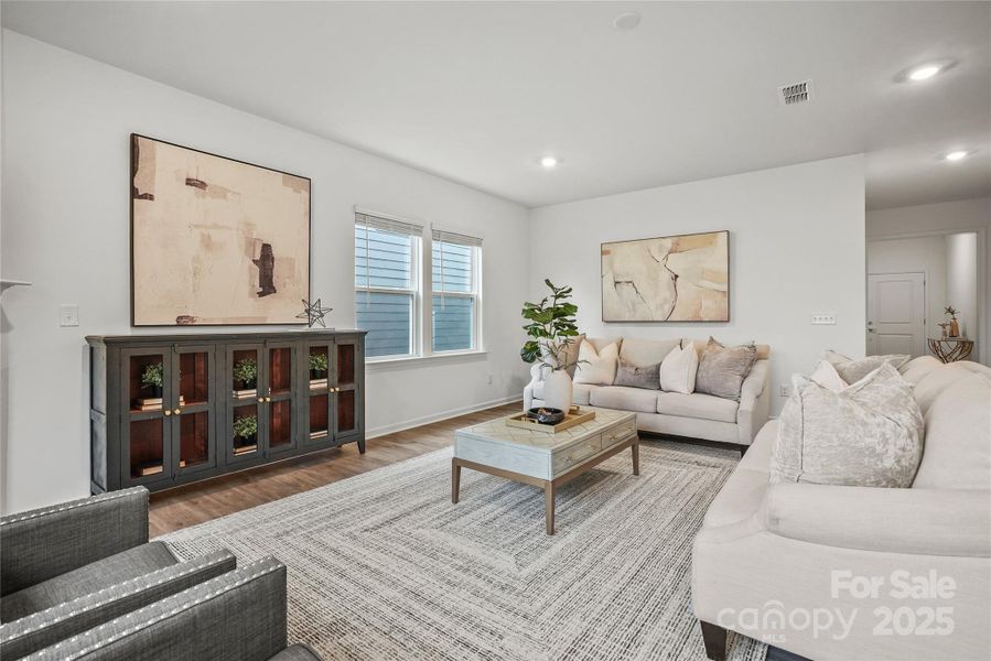 Digital Image Similar