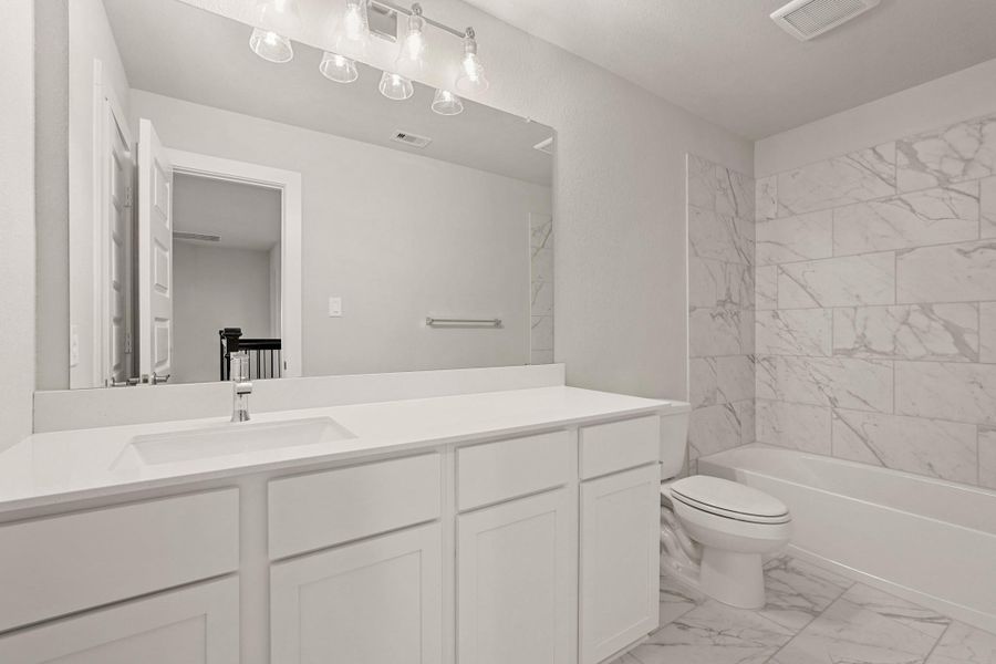 Furnished interior view inside a new home in Briarwood Crossing, Rosenberg (Image 4).