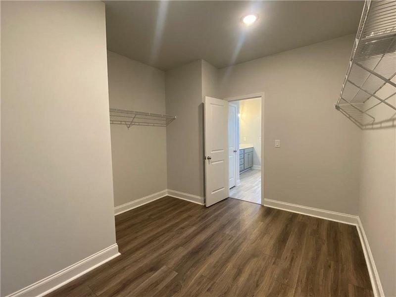 Spacious, unfurnished interior of a new home in , Jefferson (Image 21).