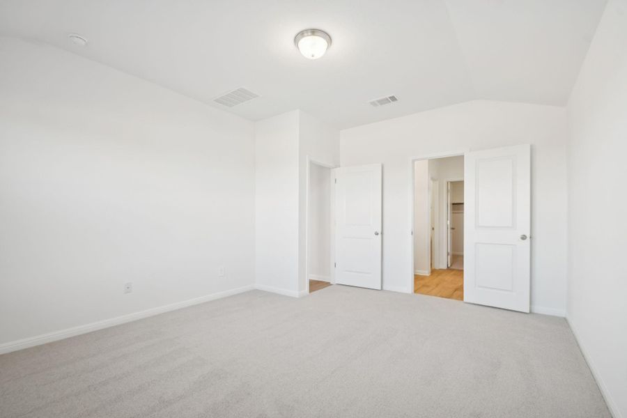 Spacious, unfurnished interior of a new home in , Conroe (Image 22).