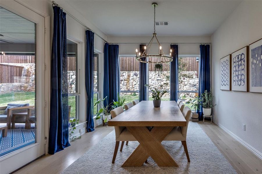 Furnished interior view inside a new home in Reunion 60s, Rhome (Image 23). Furnished interior view inside a new home in Reunion 60s, Rhome (Image 23).