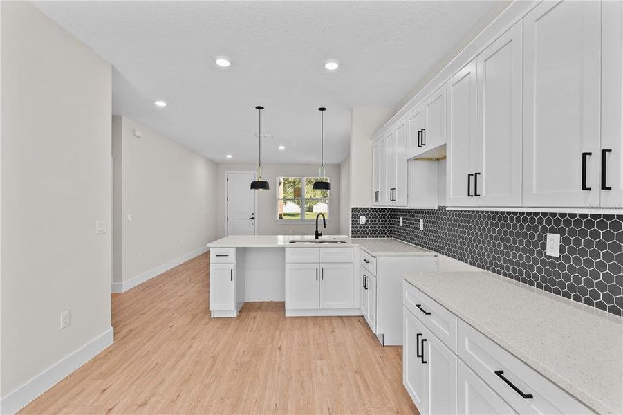Furnished interior view inside a new home in , Orlando (Image 10).