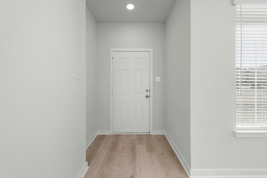 Spacious, unfurnished interior of a new home in South Pointe, Temple (Image 9).