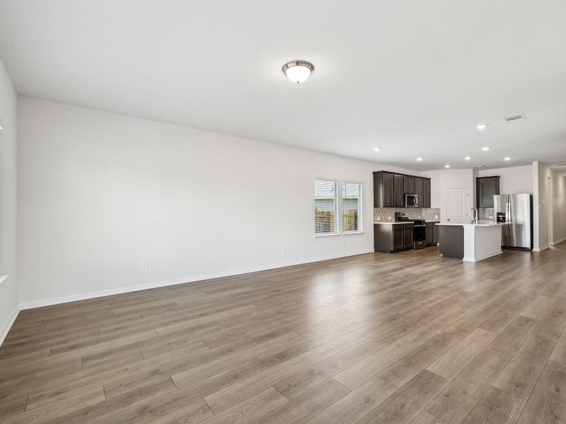 Spacious, unfurnished interior of a new home in Waterstone Crossing, Kyle (Image 9).