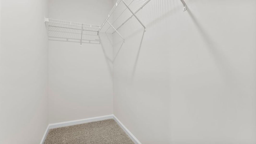 Spacious, unfurnished interior of a new home in Tanglewood Townes, Greenville (Image 23).