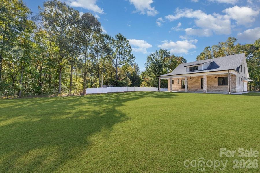 Exterior details and patio area of a home in , Wesley Chapel (Image 4).