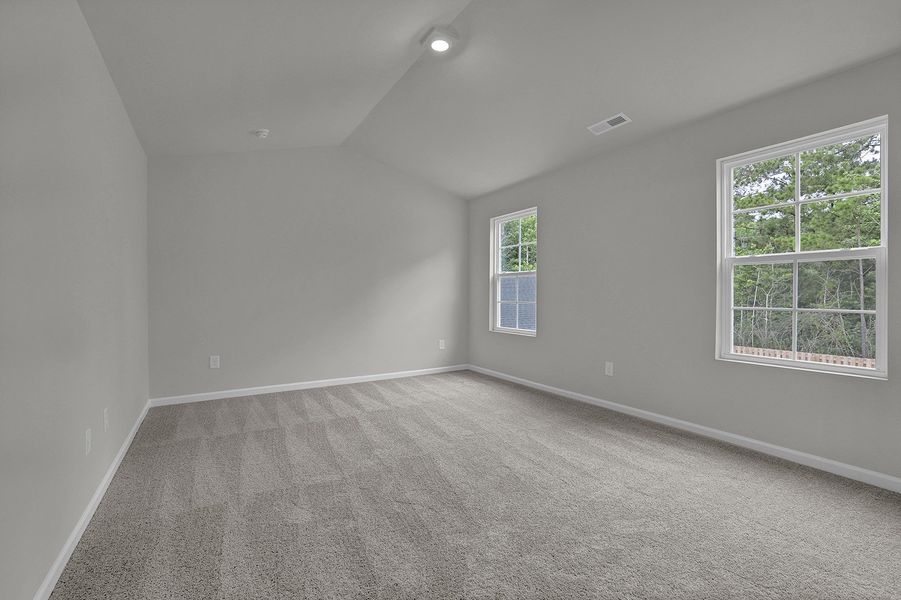 Spacious, unfurnished interior of a new home in River Tide Farms, Bolivia (Image 17).