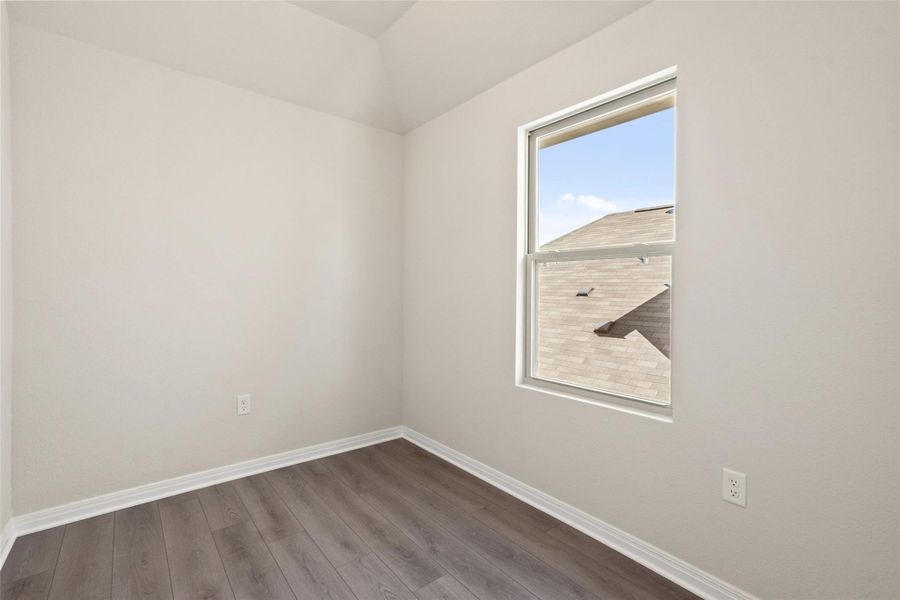 Spacious, unfurnished interior of a new home in Rolling Glen, Hutto (Image 11). Spacious, unfurnished interior of a new home in Rolling Glen, Hutto (Image 11).