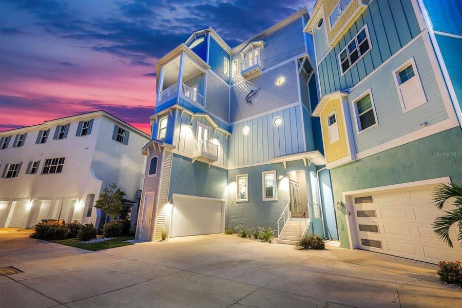 Condo located in Cape Coral, FL showcasing its design and architecture (Image 3).
