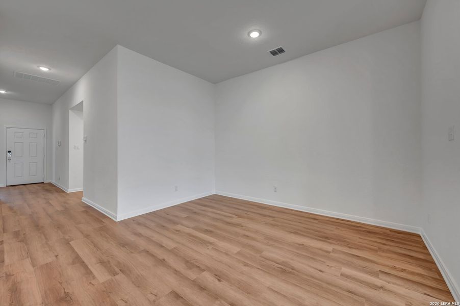 Spacious, unfurnished interior of a new home in Agave, San Antonio (Image 26). Spacious, unfurnished interior of a new home in Agave, San Antonio (Image 26).