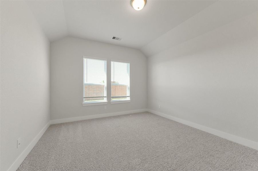 Spacious, unfurnished interior of a new home in Lago Mar, La Marque (Image 26).