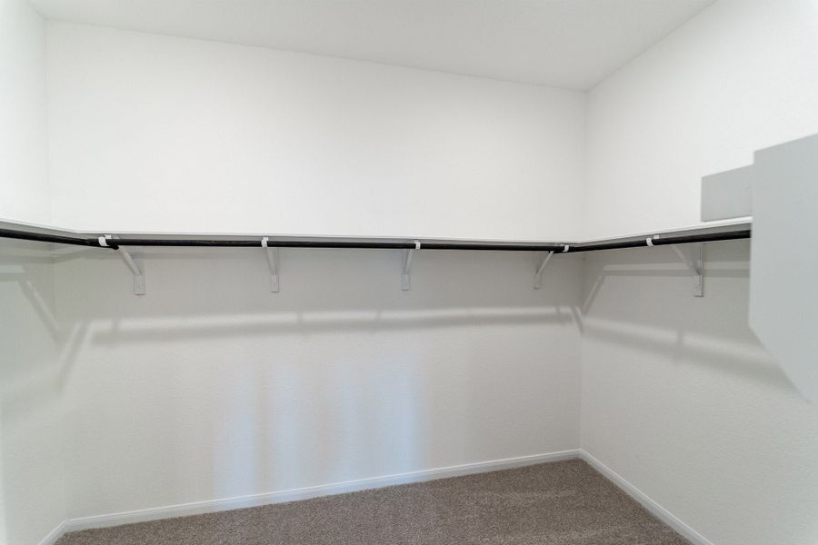 Spacious, unfurnished interior of a new home in Hunter's Ranch, San Antonio (Image 14).