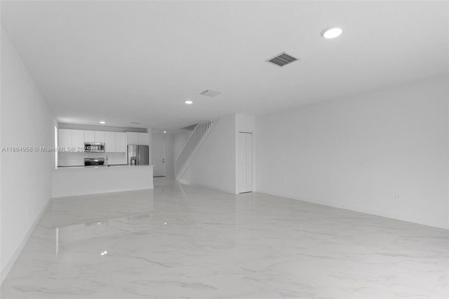 Spacious, unfurnished interior of a new home in , Miami (Image 20).