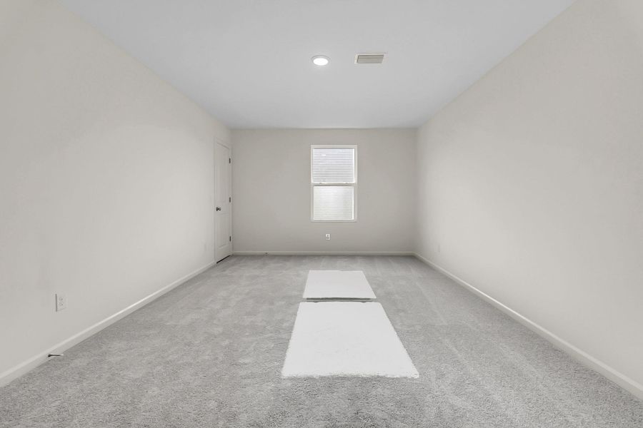 Spacious, unfurnished interior of a new home in Castlewood South, Taylor (Image 15).