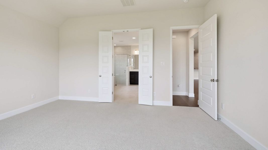 Spacious, unfurnished interior of a new home in Trinity Falls, McKinney (Image 22).