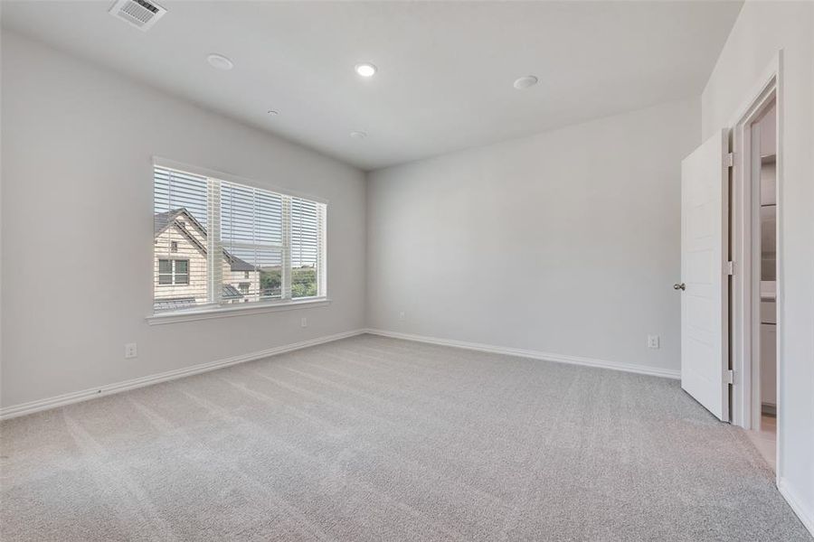 Spacious, unfurnished interior of a new home in , Frisco (Image 19).