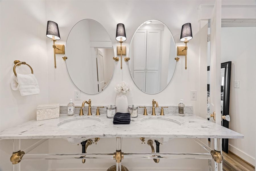 Furnished interior view inside a new home in , Galveston (Image 7).