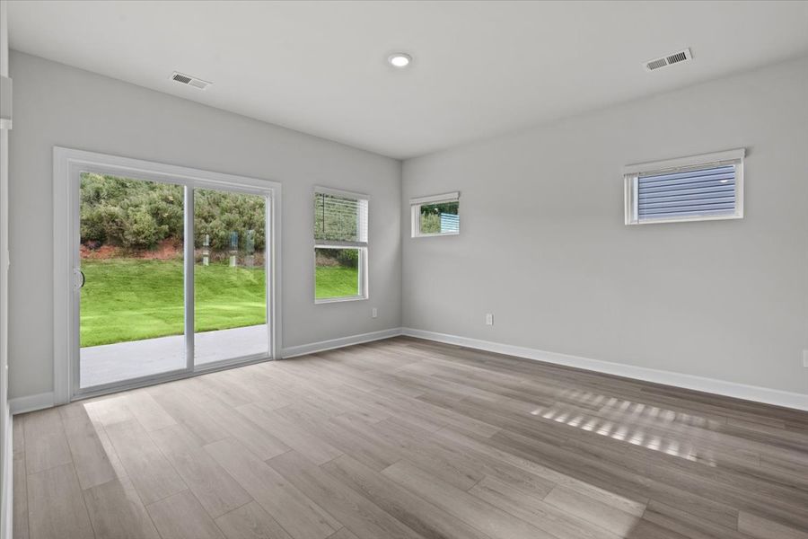 Spacious, unfurnished interior of a new home in Brayfield Manor - Heritage Collection, Wellford (Image 14).