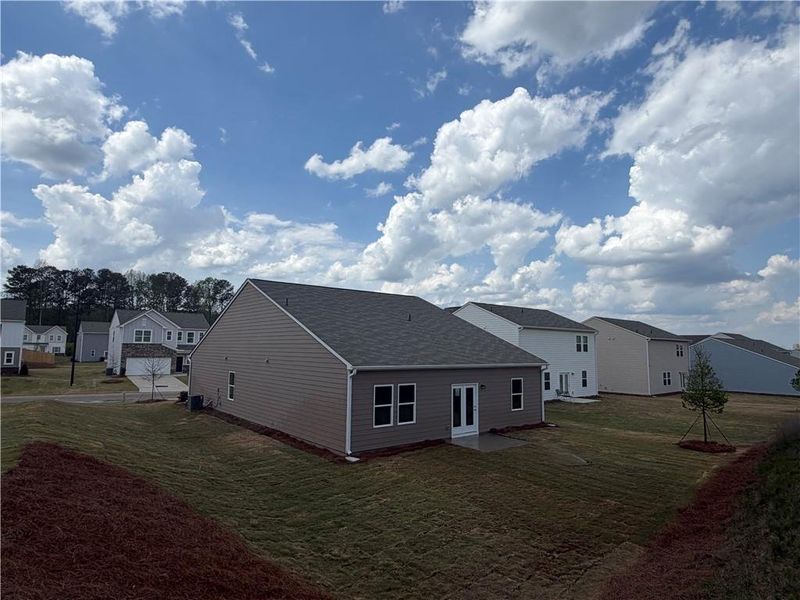 Exterior details and patio area of a home in Mt. Tabor Ridge, Dallas (Image 3).