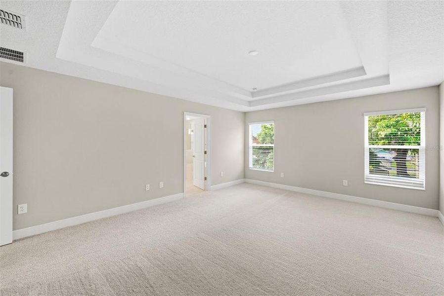 Spacious, unfurnished interior of a new home in , St. Petersburg (Image 15).