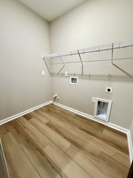 Spacious, unfurnished interior of a new home in Oakview, Pine Mountain (Image 14).