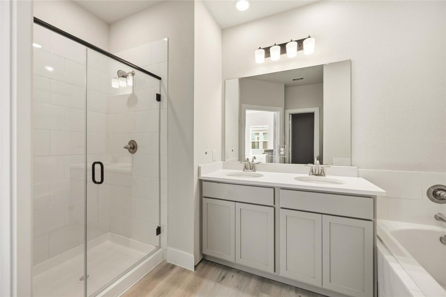 Furnished interior view inside a new home in Alicante, Houston (Image 3).