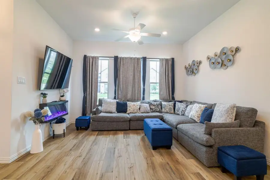 Furnished interior view inside a new home in , Sachse (Image 14).