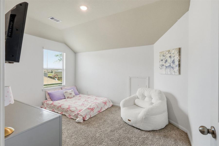 Furnished interior view inside a new home in Deer Trail Estates, Conroe (Image 35).