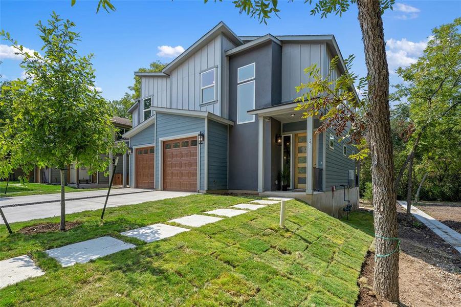 Experience urban living at it's finest in this stylish 1569 sf condo, just steps away from the trailhead for Mueller's  Southeast greenway, shops, dining hotspots, the Alamo Drafthouse and East Austin arts scene.