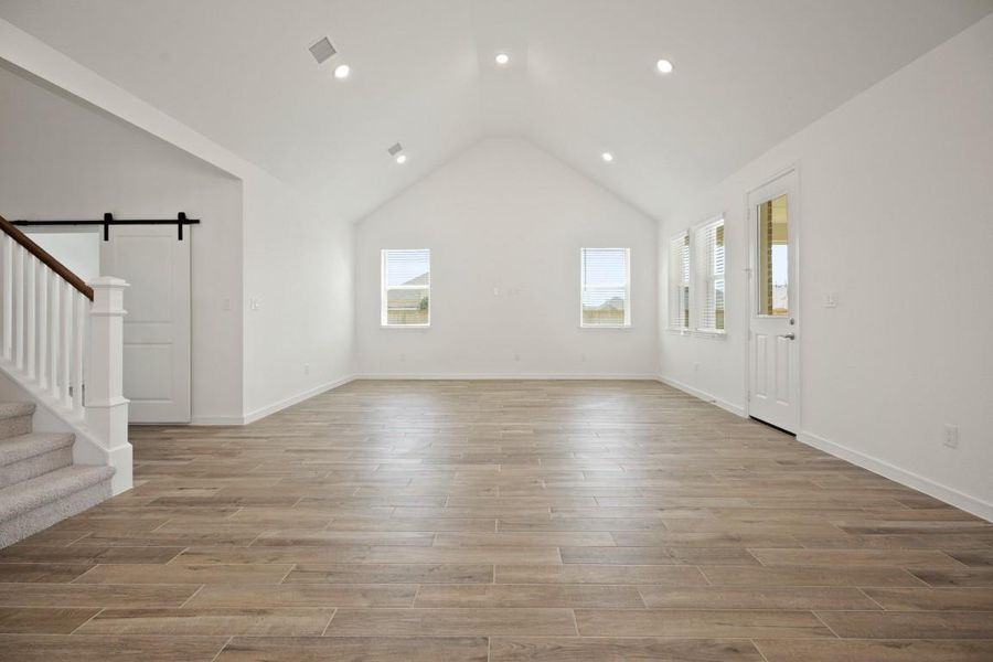 Spacious, unfurnished interior of a new home in Westland Ranch - 70' Homesites, League City (Image 33).