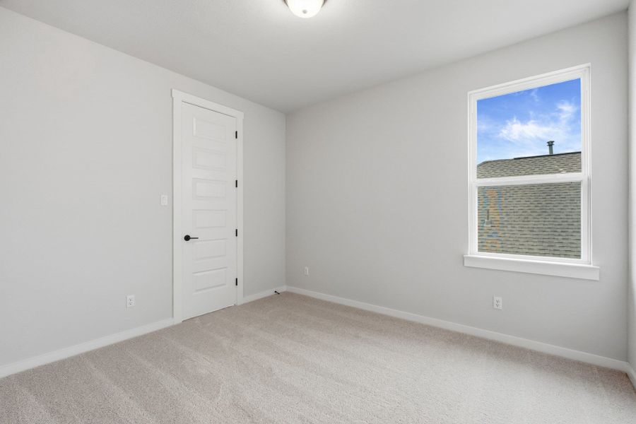 Spacious, unfurnished interior of a new home in Wolf Ranch, Georgetown (Image 38).