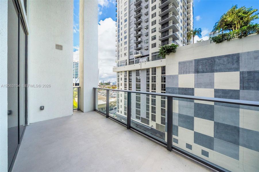 Condo located in Miami, FL showcasing its design and architecture (Image 3).