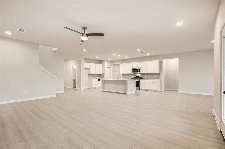 Spacious, unfurnished interior of a new home in Prestige Collection at Overland Grove, Forney (Image 13).