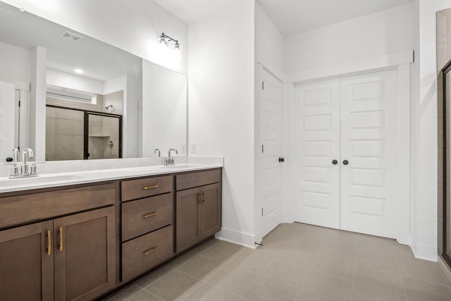 Representative furnished interior of a home built from the The Ridgeport M by Davidson Homes LLC in Parks at Foster Crossing, Anna (Image 14).