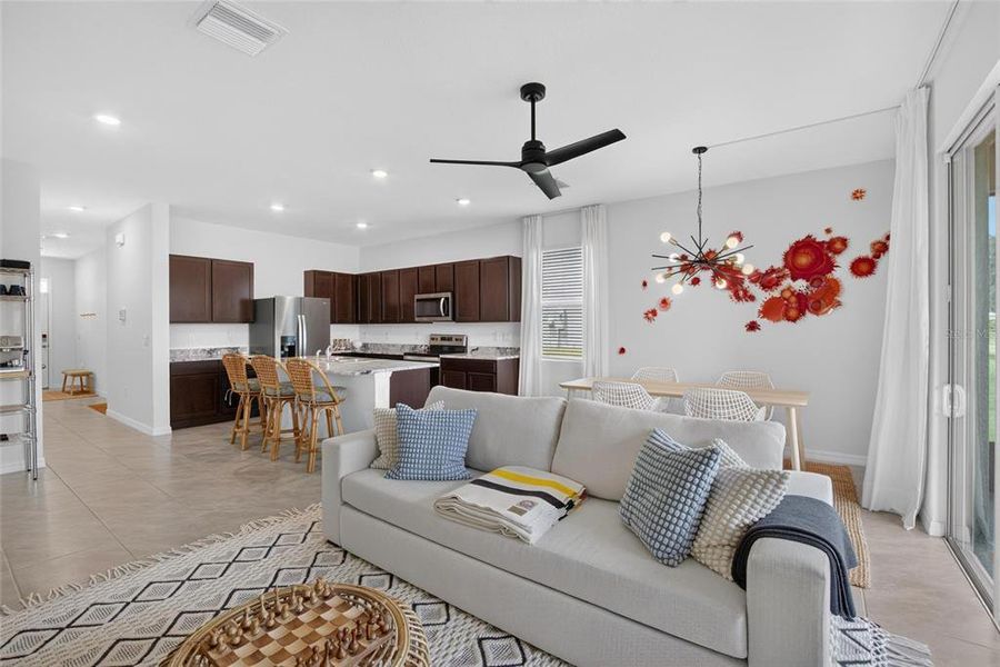 Furnished interior view inside a new home in , Plant City (Image 14).