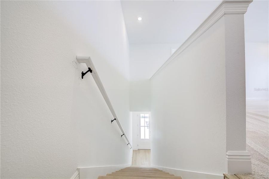 Spacious, unfurnished interior of a new home in Bungalow Walk at Lakewood Ranch, Sarasota (Image 41).