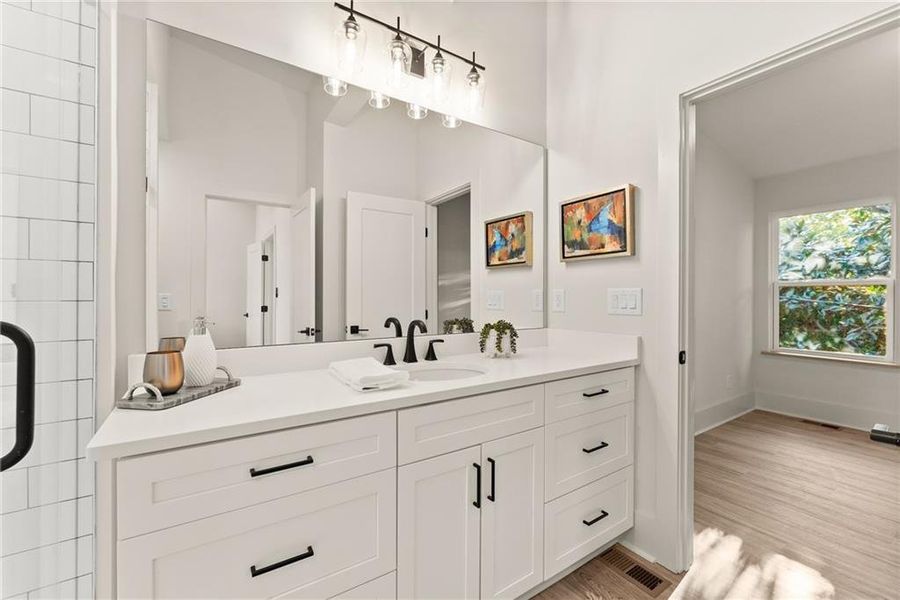 Furnished interior view inside a new home in , Gainesville (Image 14).