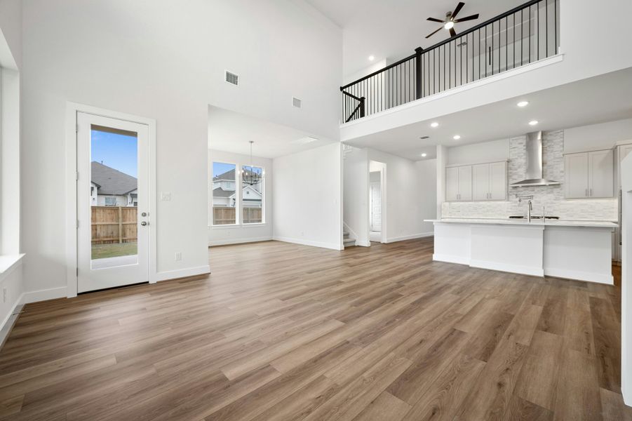 Spacious, unfurnished interior of a new home in Santa Rita Ranch, Liberty Hill (Image 20).