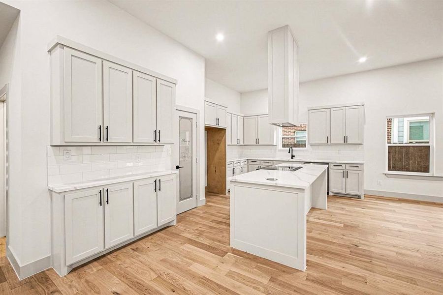 Furnished interior view inside a new home in , Dallas (Image 6).