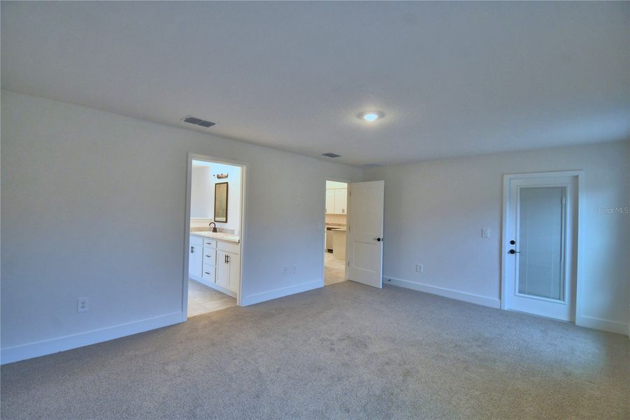 Spacious, unfurnished interior of a new home in Cadence Crossing, Auburndale (Image 36).