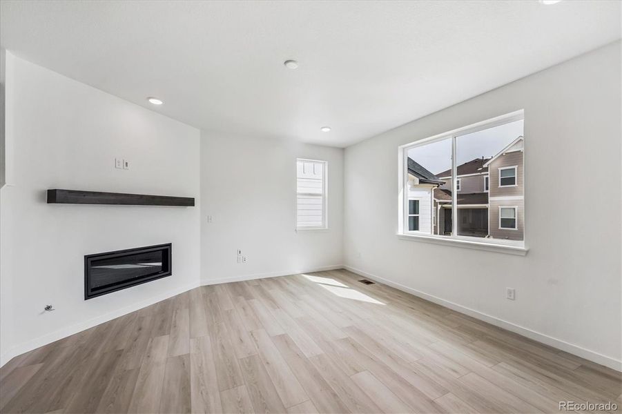 Spacious, unfurnished interior of a new home in Barefoot Lakes, Firestone (Image 10). Spacious, unfurnished interior of a new home in Barefoot Lakes, Firestone (Image 10).