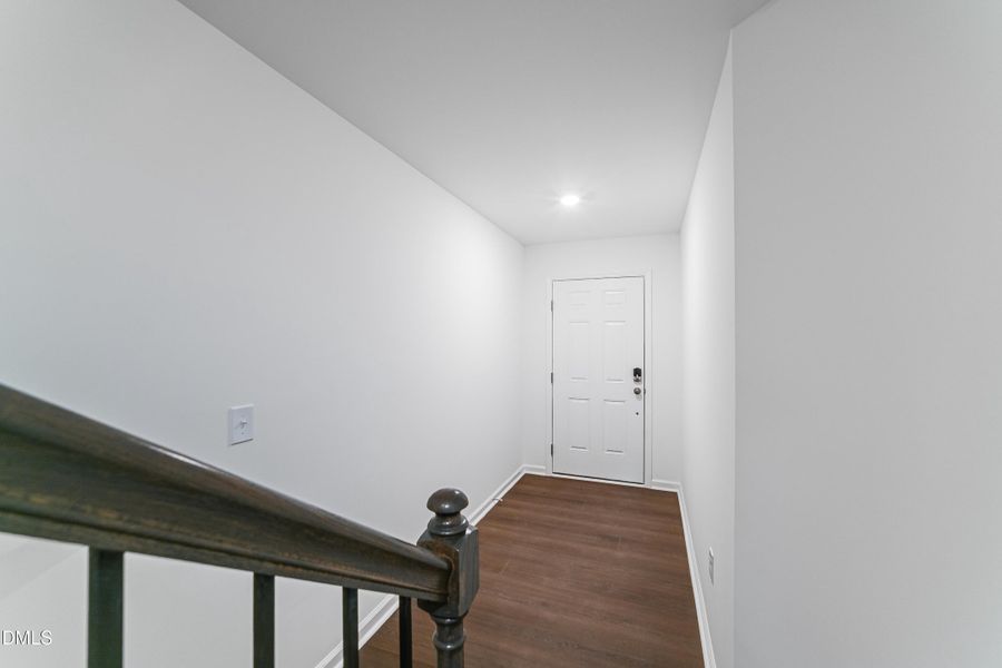 SUN_ElmGrove_Pic_Wyatt_Foyer_1of1 SUN_ElmGrove_Pic_Wyatt_Foyer_1of1