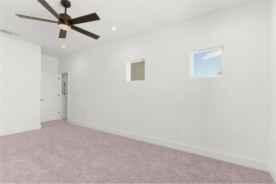 Spacious, unfurnished interior of a new home in , Burnet (Image 37).