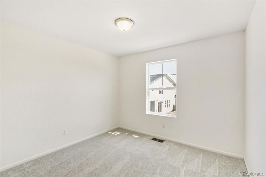 Spacious, unfurnished interior of a new home in , Aurora (Image 16).