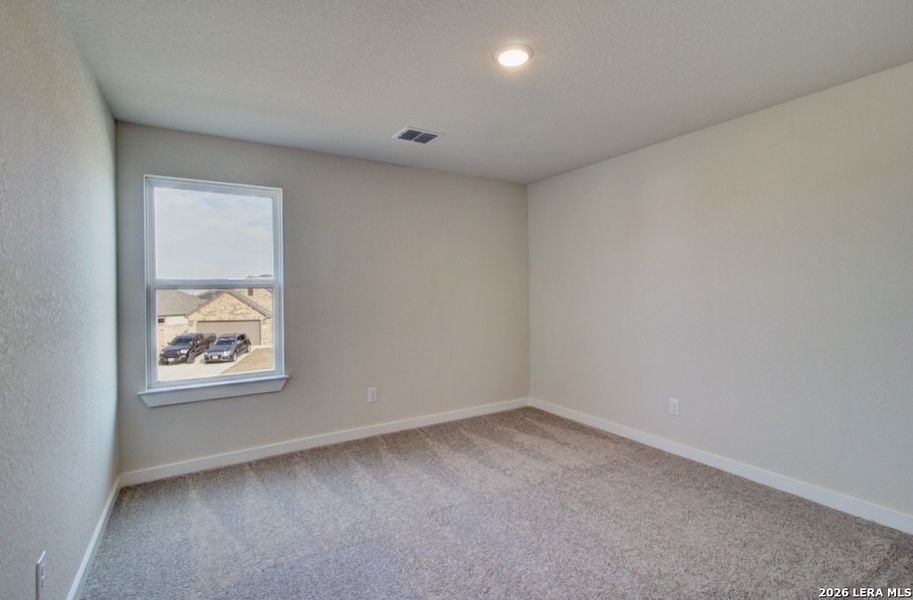 Spacious, unfurnished interior of a new home in Cloud Country, New Braunfels (Image 21).