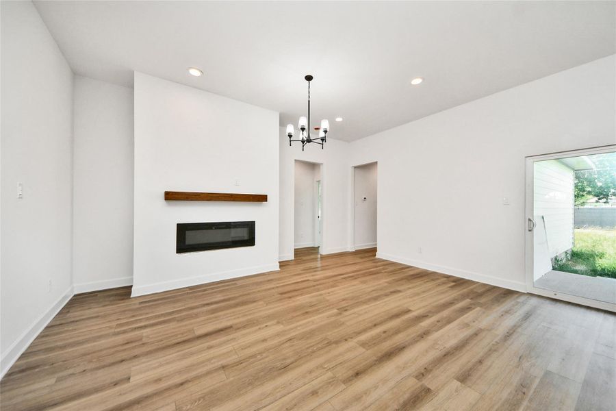 Spacious, unfurnished interior of a new home in , Hempstead (Image 32).